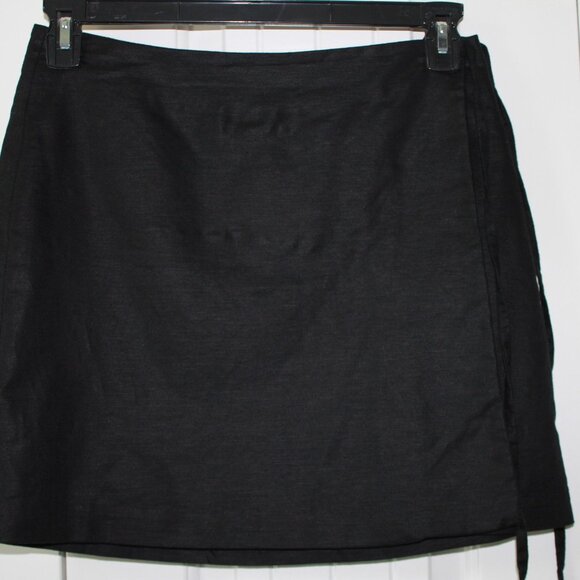Gap Wrap Skirt - Picture 1 of 7